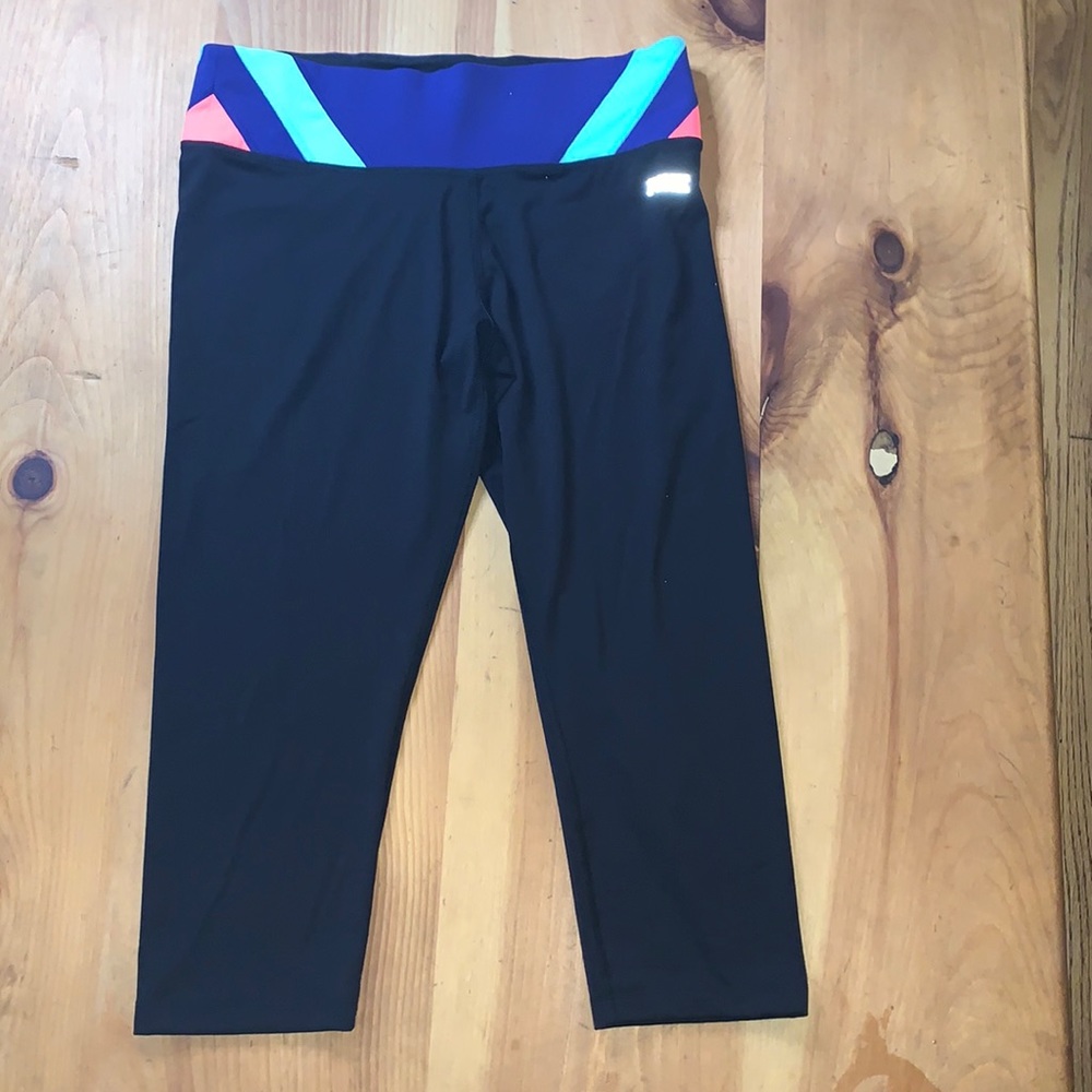 Victoria’s Secret ultimate yoga capris